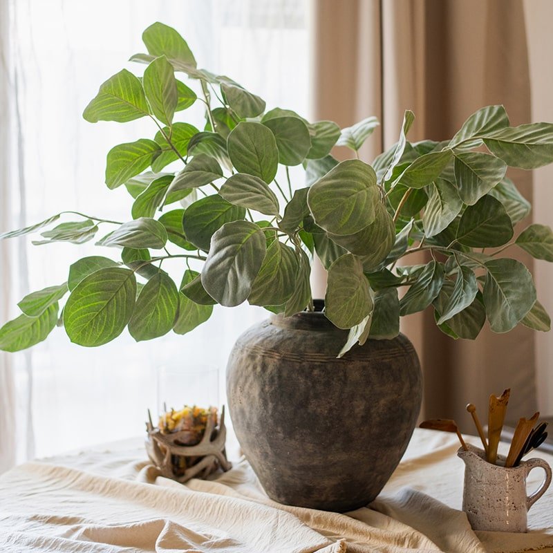 Tige de plante artificielle à grandes feuilles