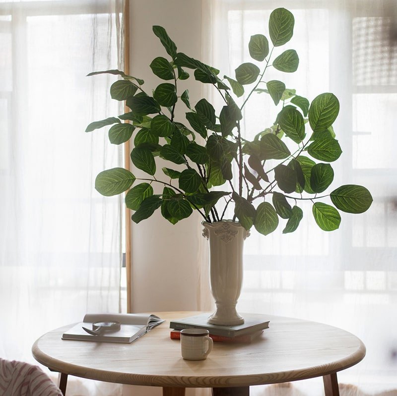 Tige de plante artificielle à grandes feuilles