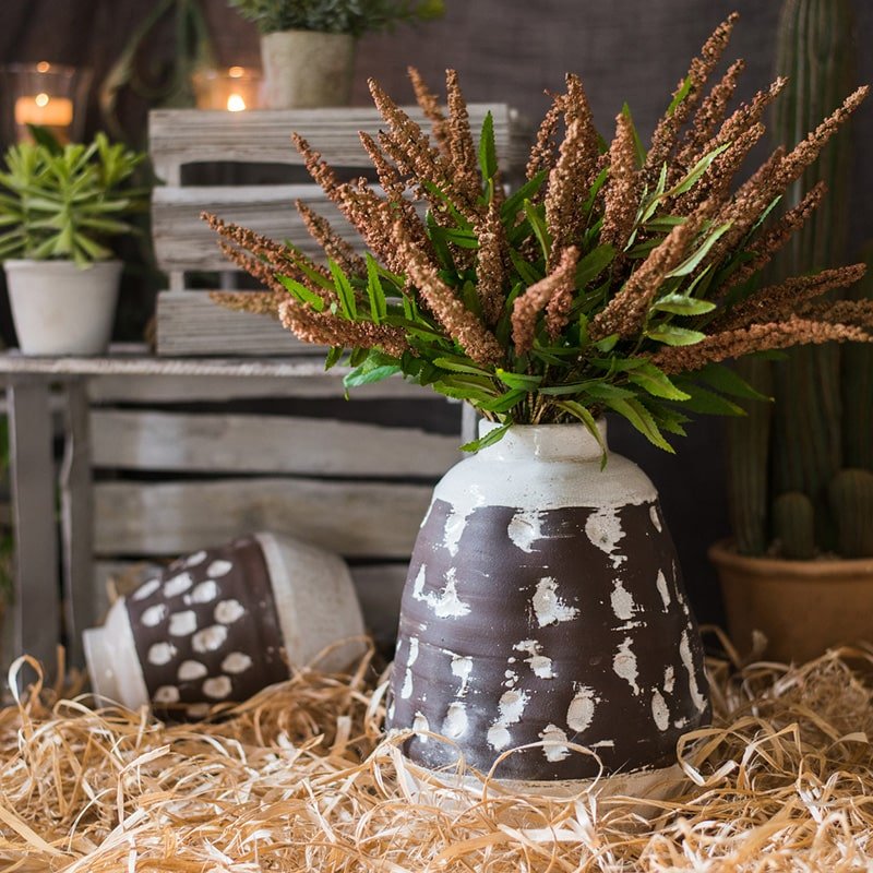 Vaso in ceramica artigianale marrone