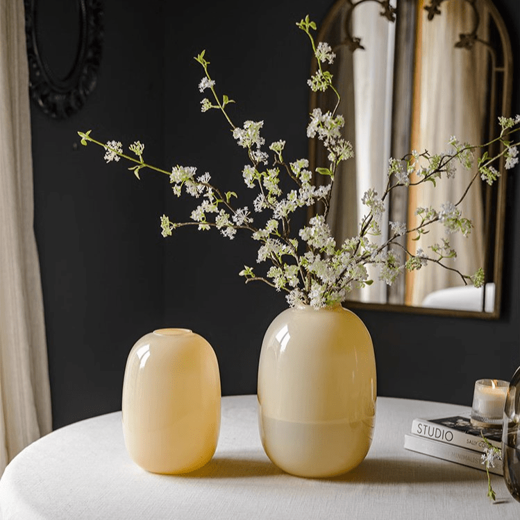 Vaso in vetro moderno giallo