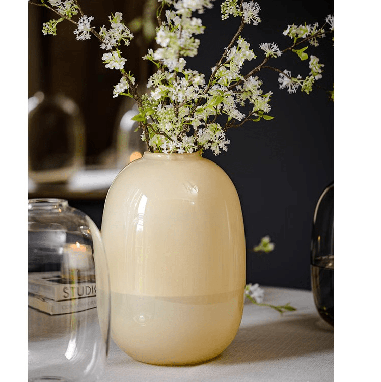 Vaso in vetro moderno giallo
