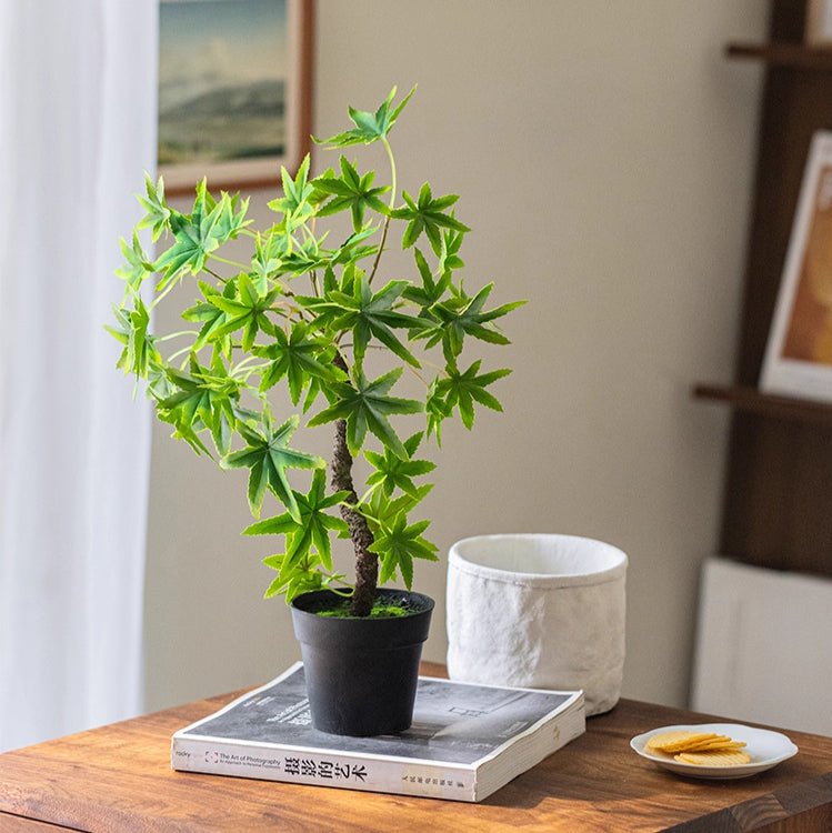 Mini plante verte artificielle en pot