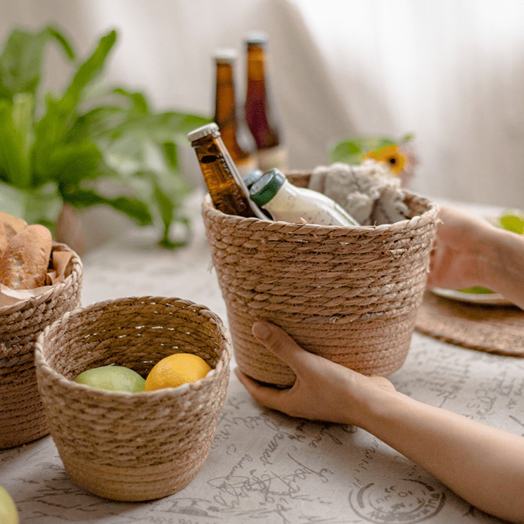 Panier à fleurs de bureau en paille naturelle