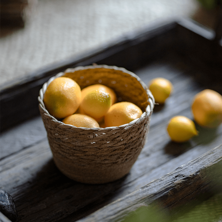 Panier à fleurs de bureau en paille naturelle
