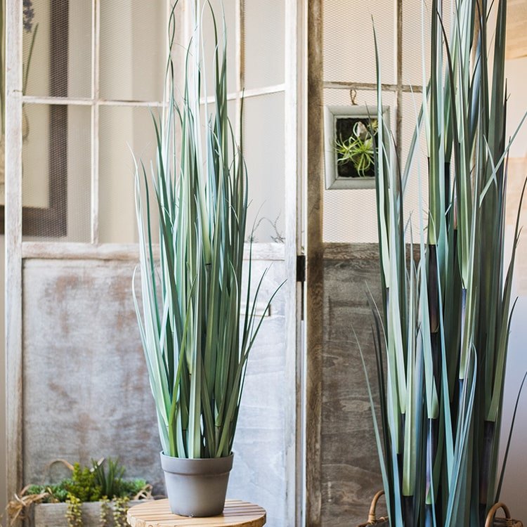 Plante artificielle en pot de bambou