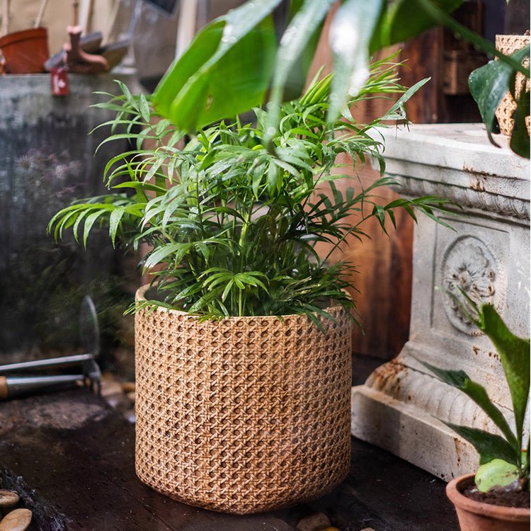 Jardinière en ciment à texture rotin