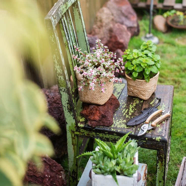 Jardinière en béton style panier en osier