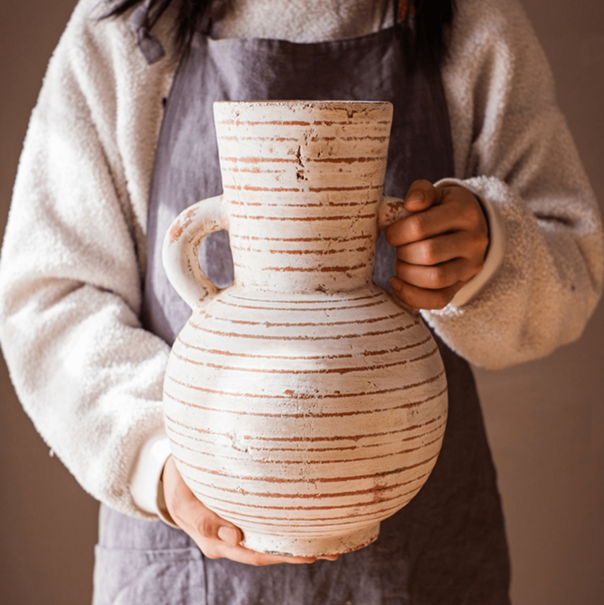 Vase jardinière en terre cuite avec anses