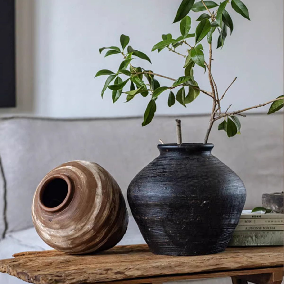 Vaso in ceramica in stile vintage Wabi-Sabi