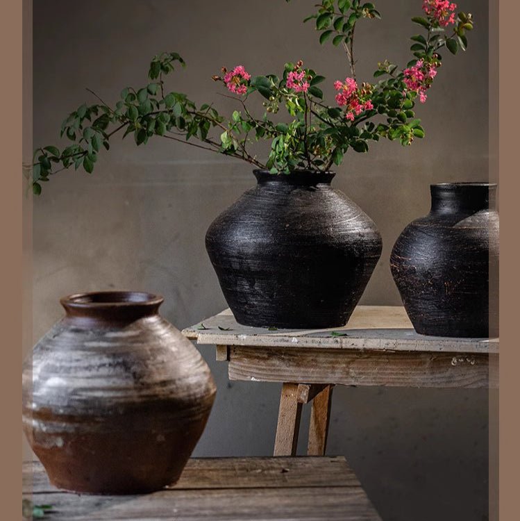 Vaso in ceramica in stile vintage Wabi-Sabi