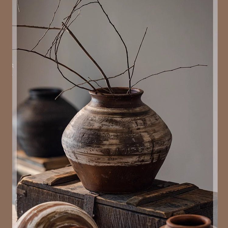 Vaso in ceramica in stile vintage Wabi-Sabi