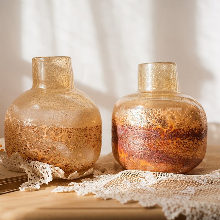 Vase soliflore en verre bullé soufflé à la bouche ambre