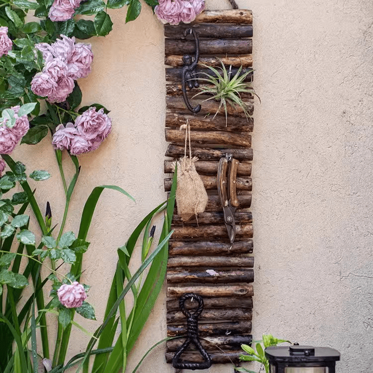 Decorazione da parete a scala in legno rustico portautensili