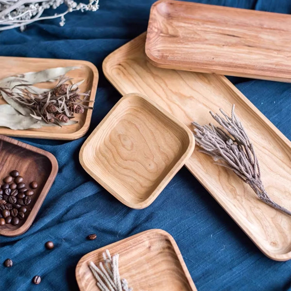 Piatto da snack in legno massello
