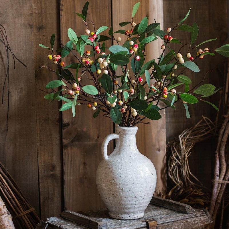 Vase en céramique blanc à petite ouverture