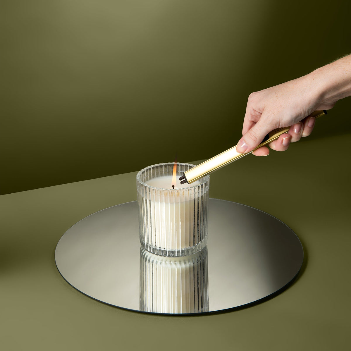 Accendino elettrico dorato
