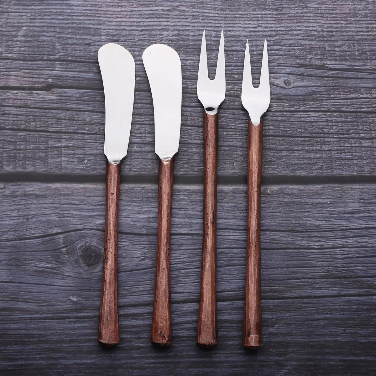 SET 4 PEZZI COLTELLO E SPALMINO PER FORMAGGIO MEDICKI