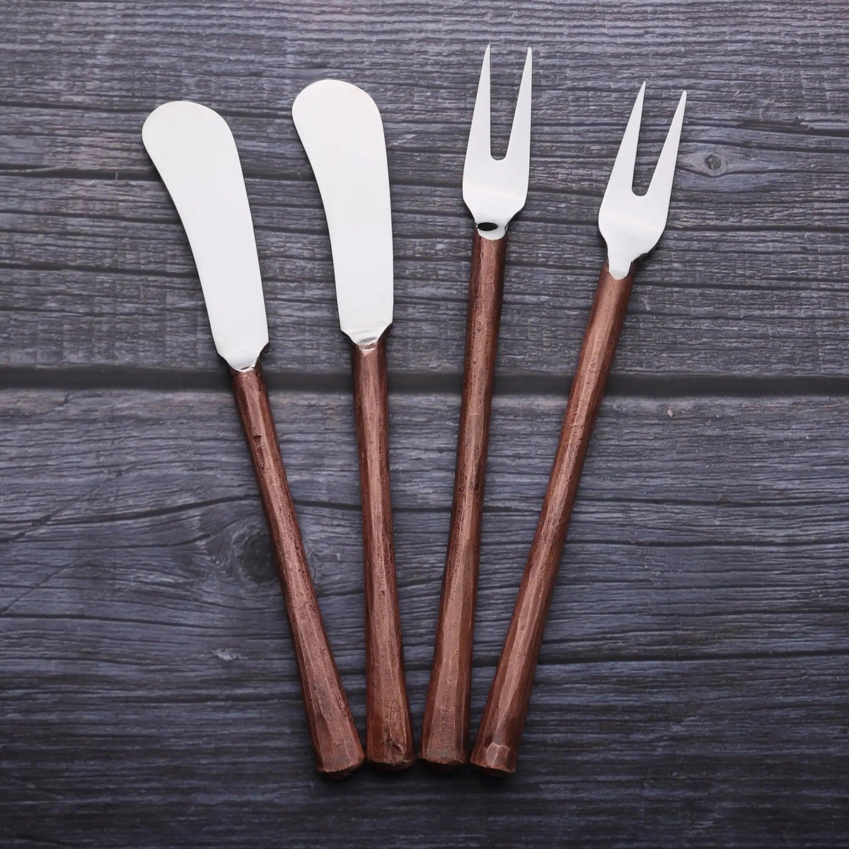 SET 4 PEZZI COLTELLO E SPALMINO PER FORMAGGIO MEDICKI