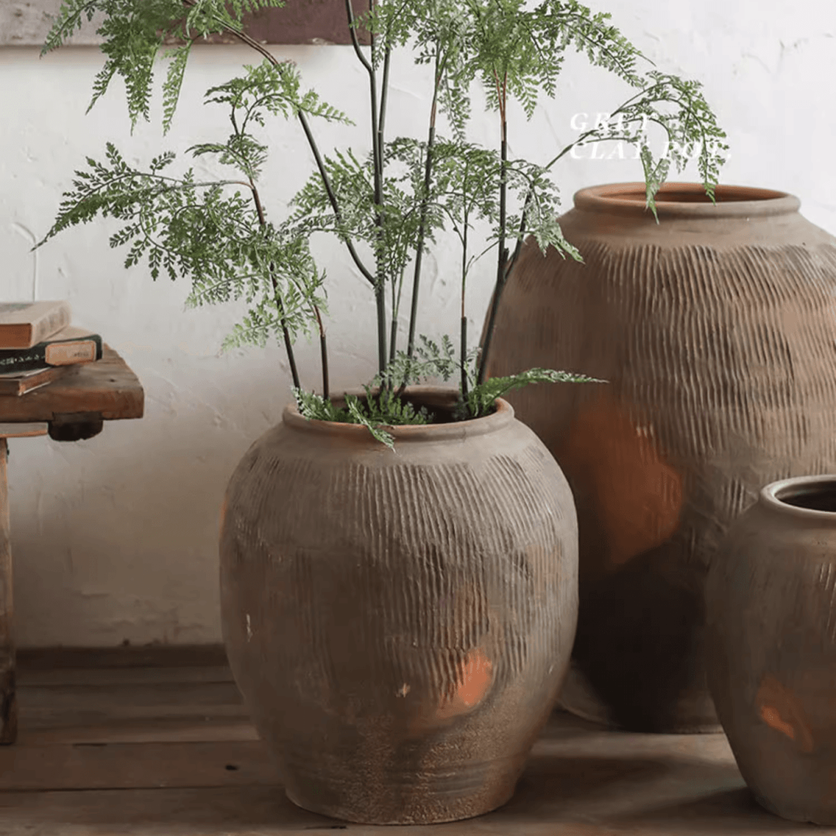 Vaso tondo in terracotta marrone