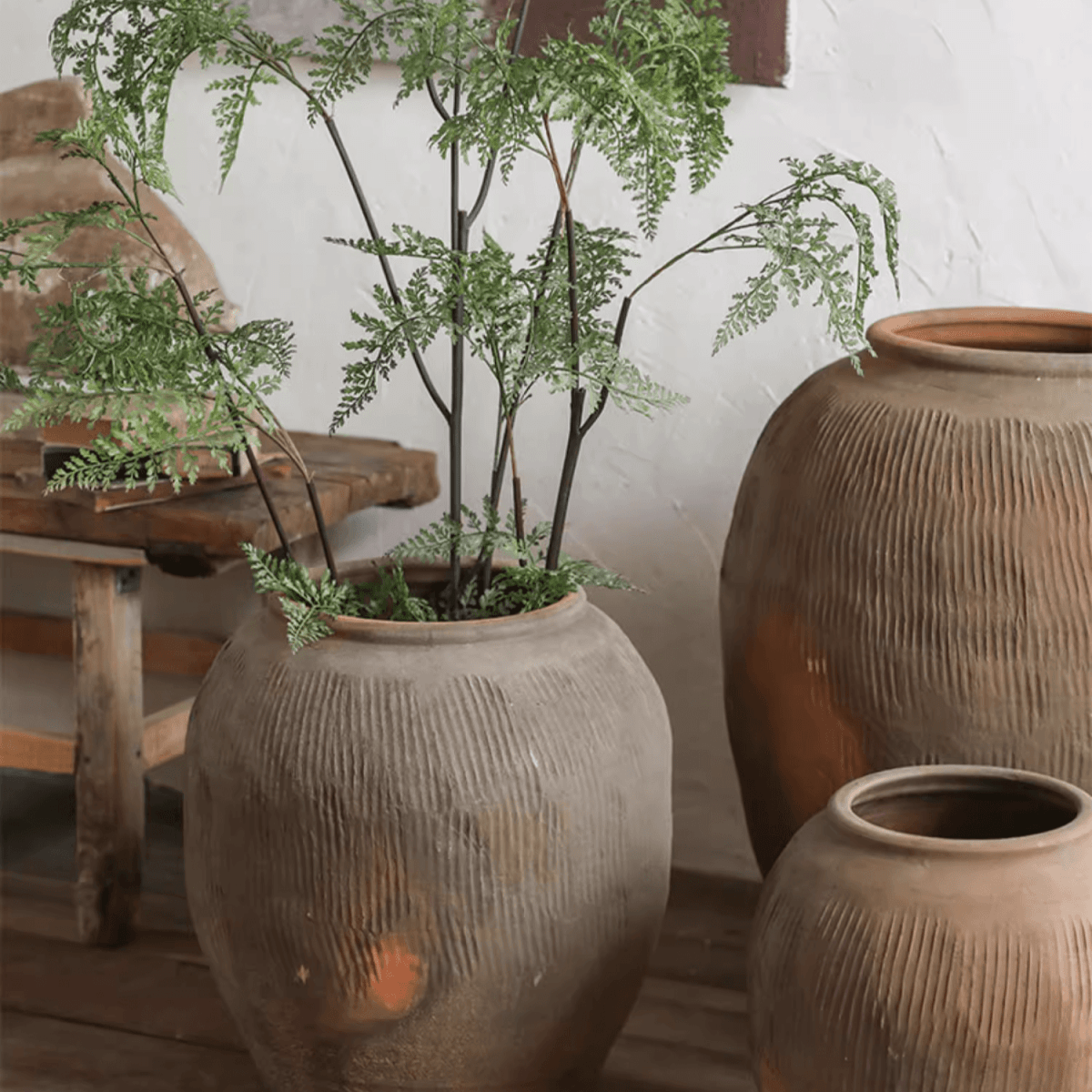 Vaso tondo in terracotta marrone