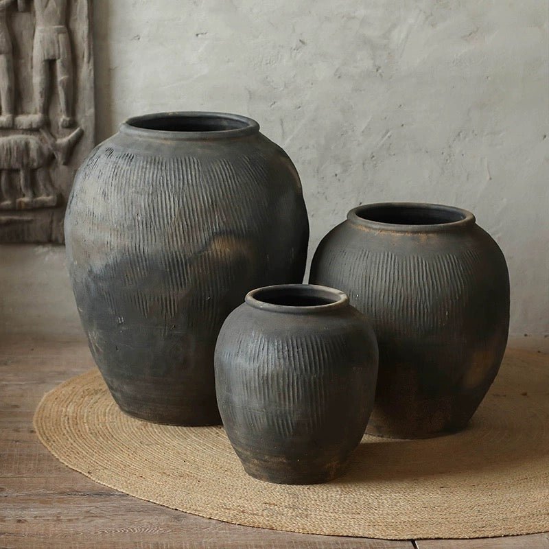 Pot rond en terre cuite grise