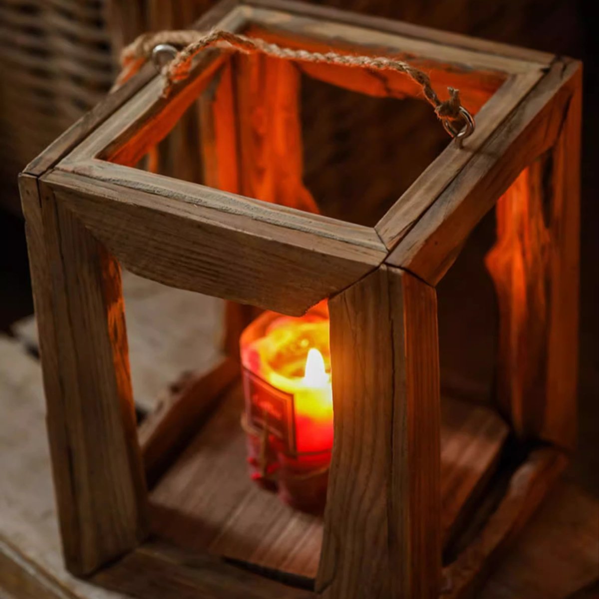 Lanterna rustica in legno da appendere o da appoggio