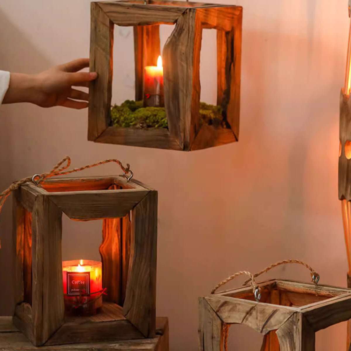 Lanterna rustica in legno da appendere o da appoggio