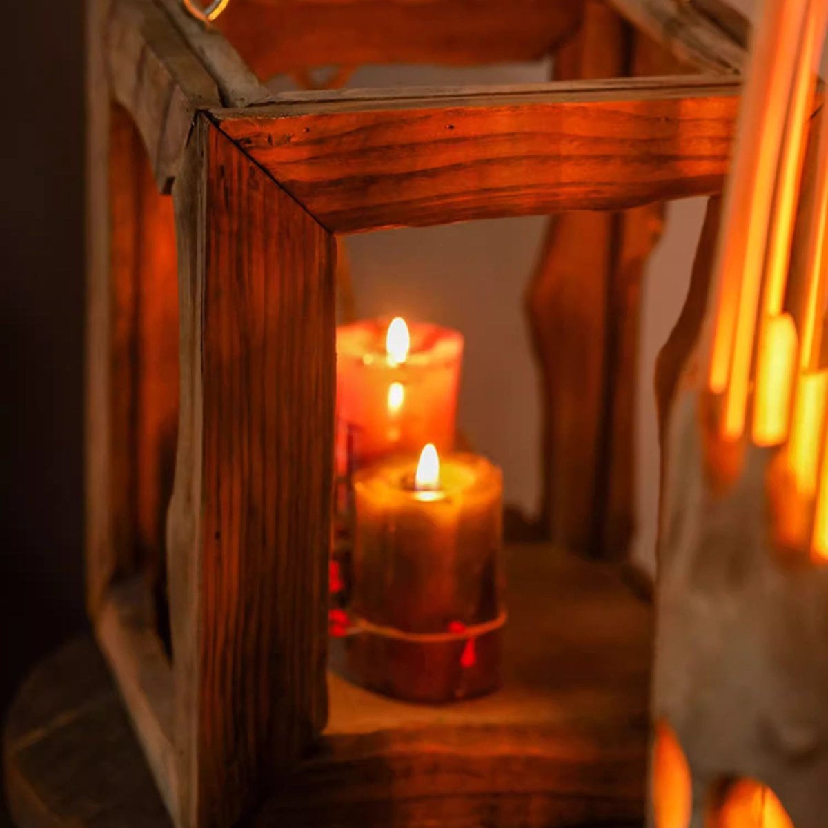 Lanterna rustica in legno da appendere o da appoggio