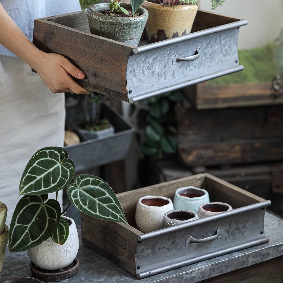 Jardinière rustique en bois et métal pour le jardin