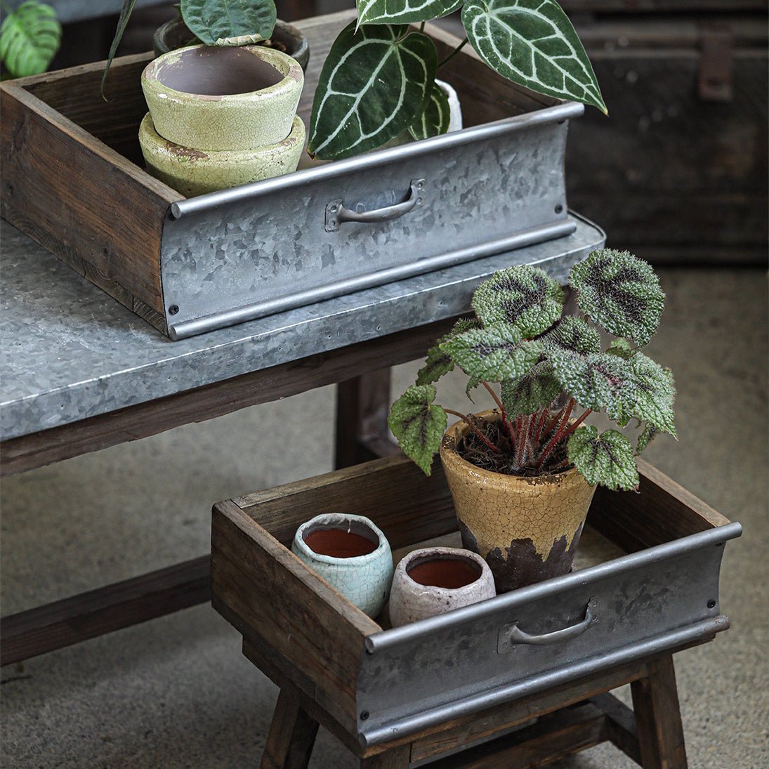 Jardinière rustique en bois et métal pour le jardin