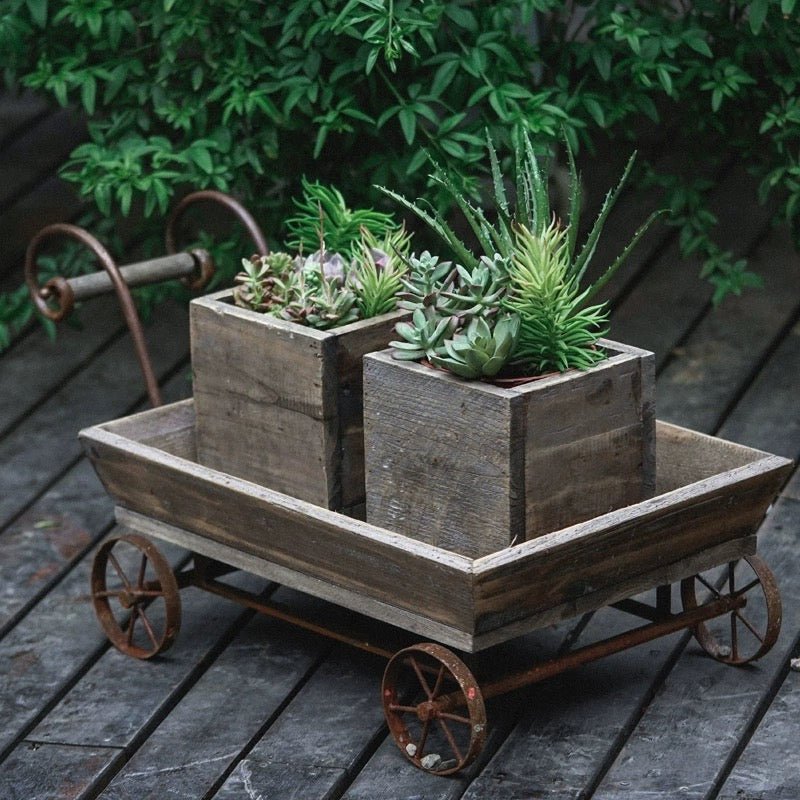 Petit chariot décoratif en bois pour fleurs