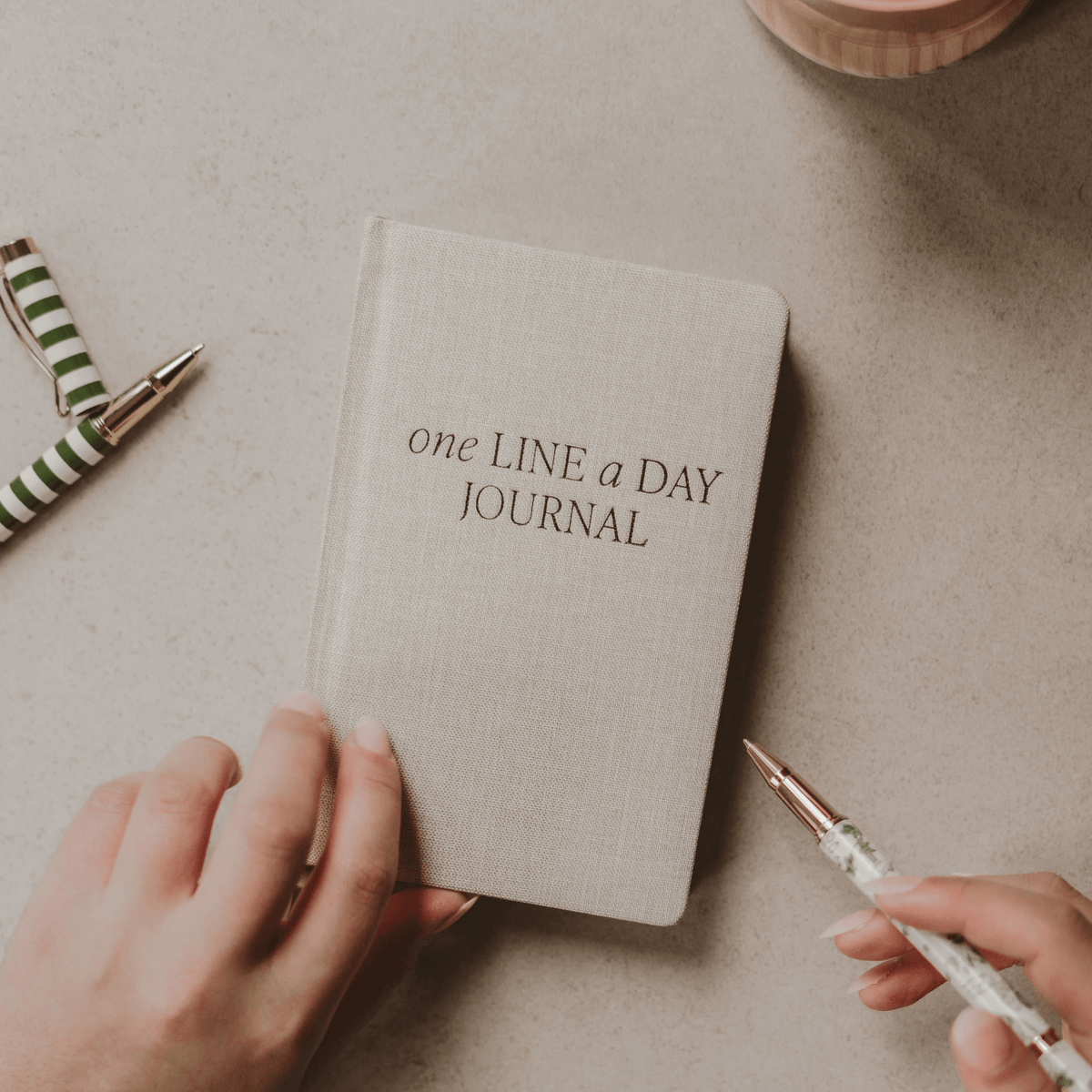 Journal de mémoire « Une ligne par jour » couleur beige