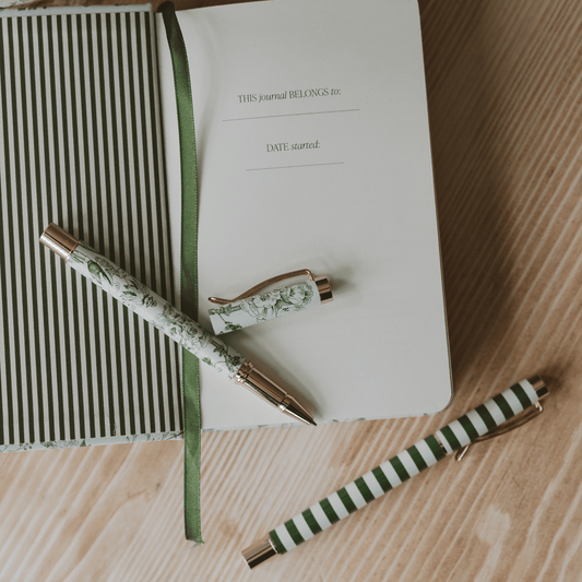Ensemble de stylos à motifs floraux verts
