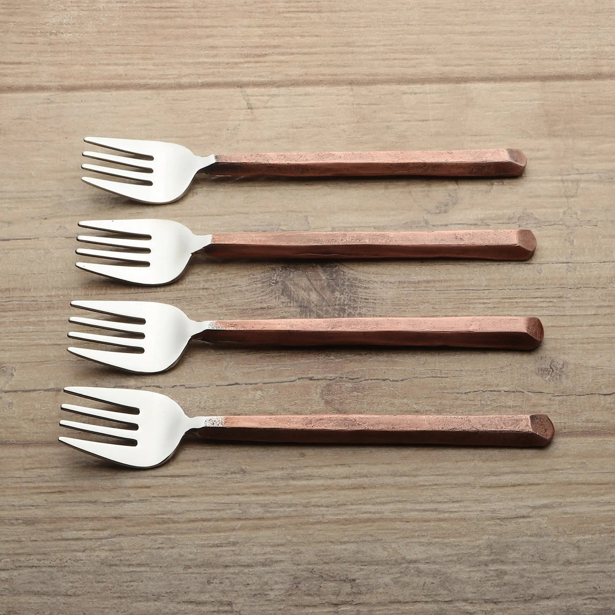 SET DE 4 FOURCHETTES DE TABLE SARDINE PLATEAU