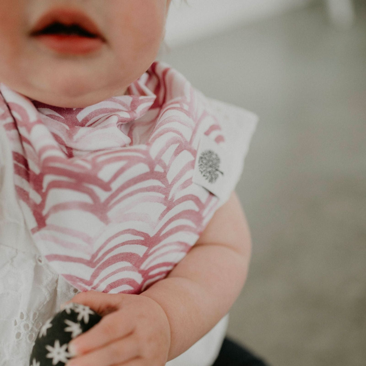 Ensemble de 8 bavoirs bandana rose