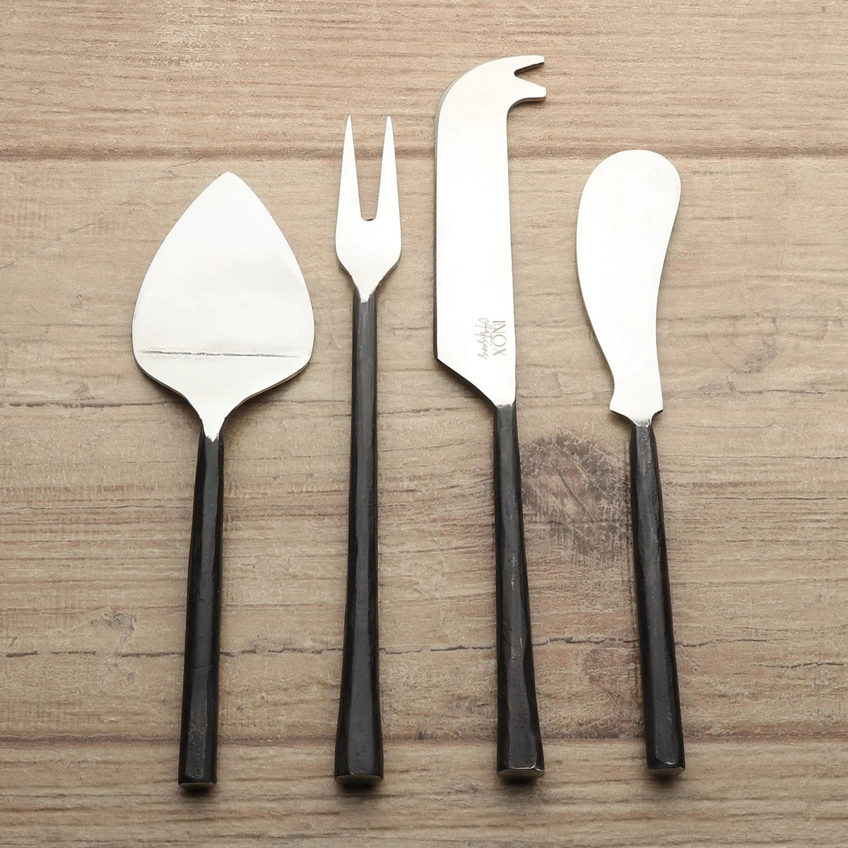 SET 4 ACCESSORI PER FORMAGGI SUNDANCE NERO