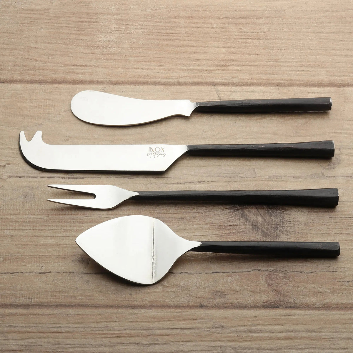SET 4 ACCESSORI PER FORMAGGI SUNDANCE NERO