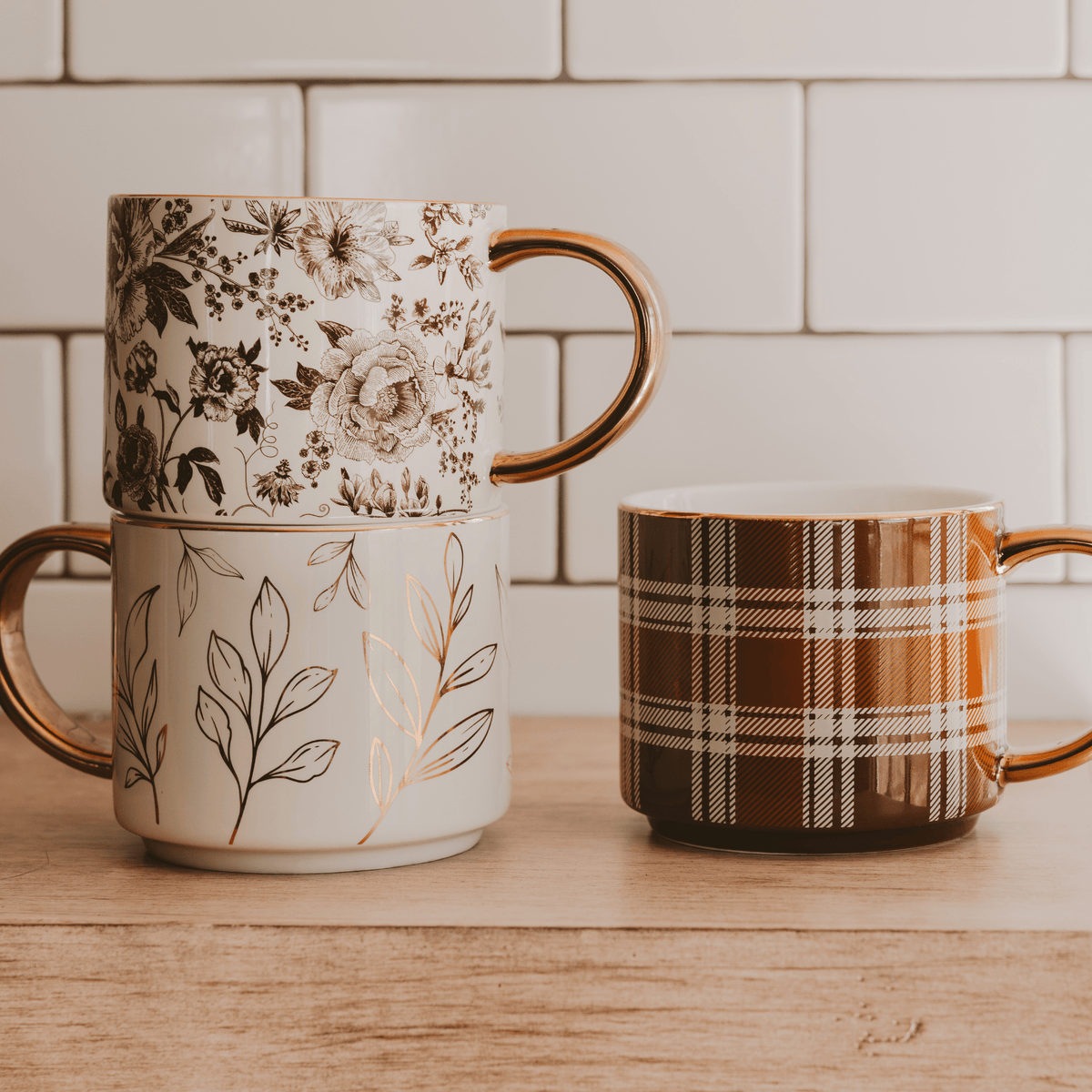 Tazza da caffè da 14 oz con manico dorato e foglie d'oro