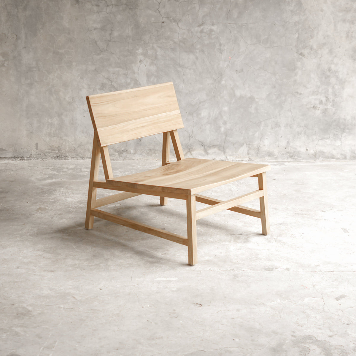 Fauteuil d'appoint Suki Japandi | Chaise d'appoint minimaliste en teck massif