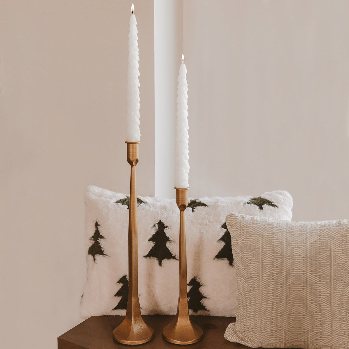 Bougies effilées sapin crème - Lot de 2