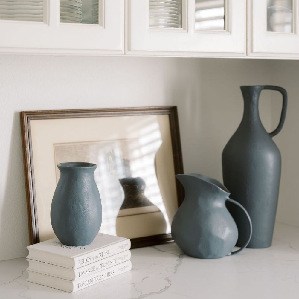 Vaso in alluminio grigio caldo