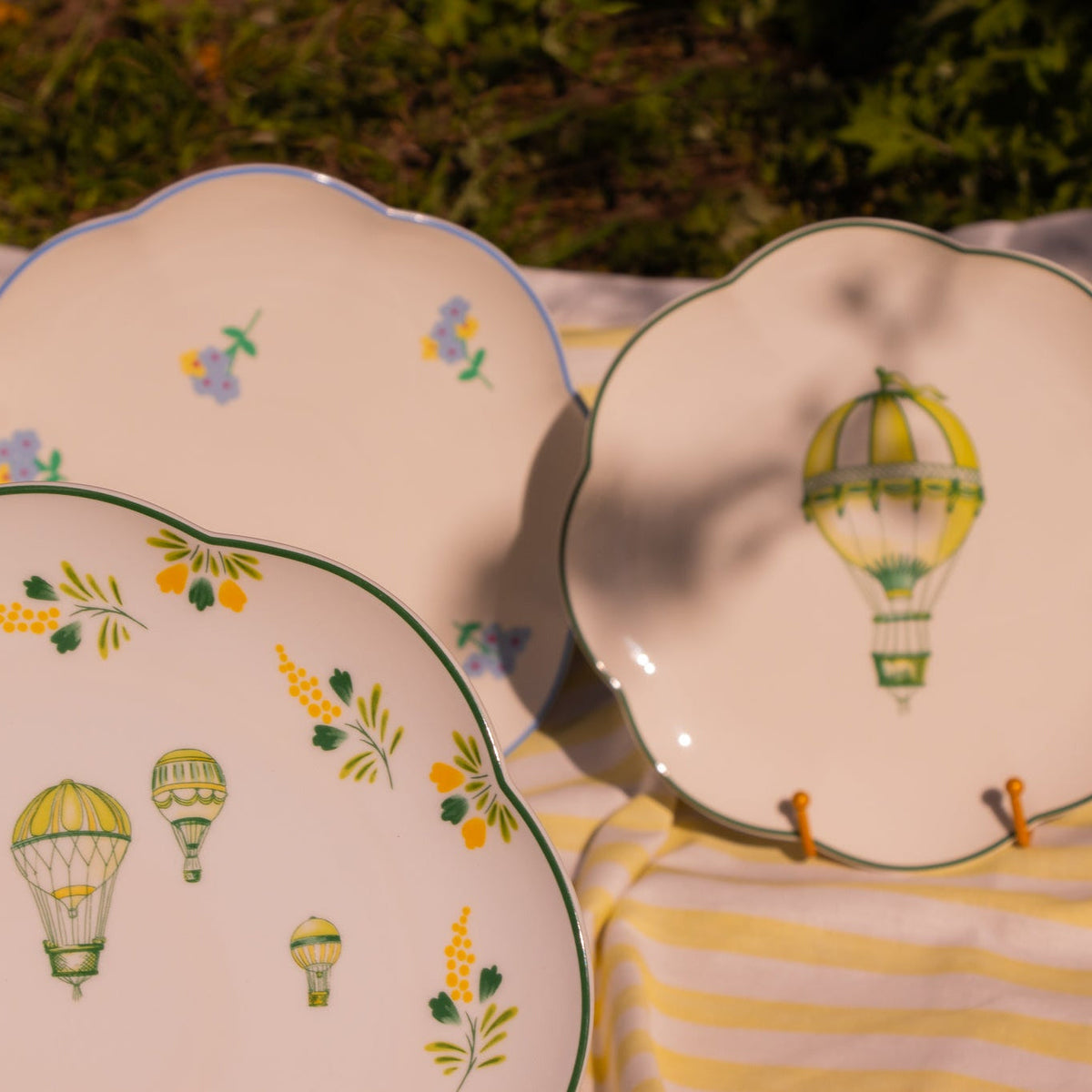Assiettes à dîner en céramique à bords festonnés Lavande de Valensole – Lot de 4 (+1 assiette offerte)