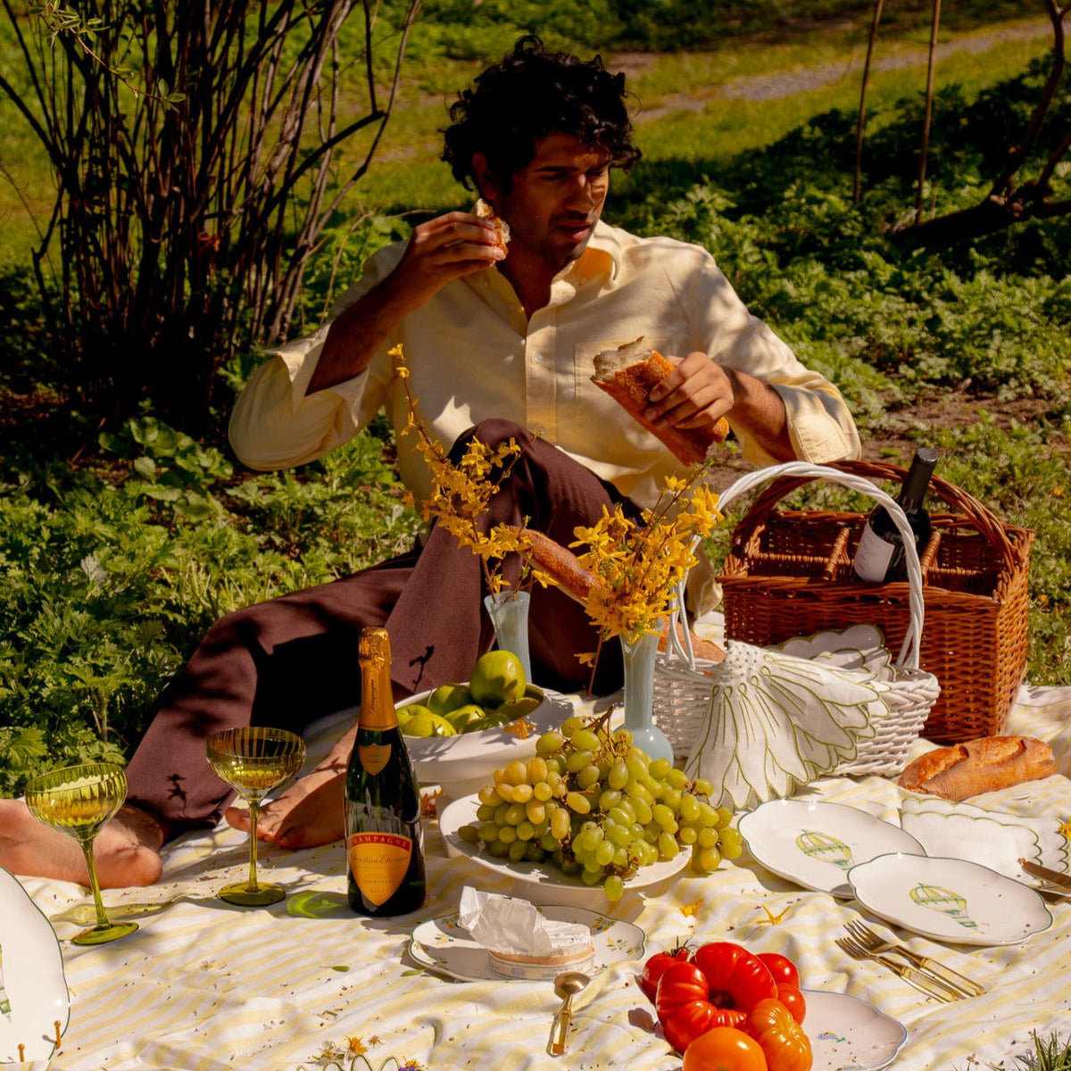 Assiettes à entrées en céramique festonnée Lavande de Valensole – Caisse de 12 (+3 assiettes offertes)