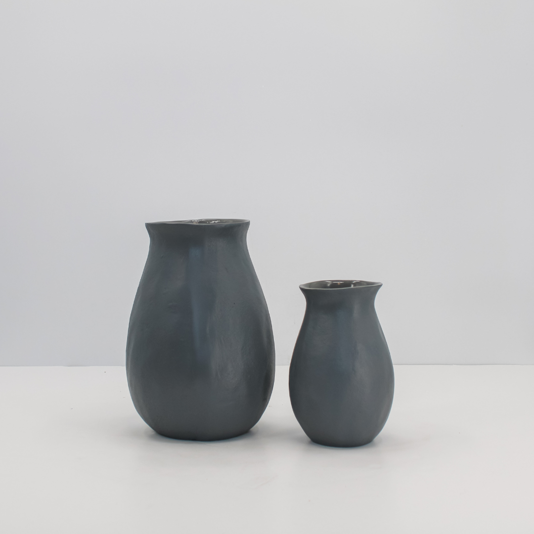 Vaso in alluminio grigio caldo