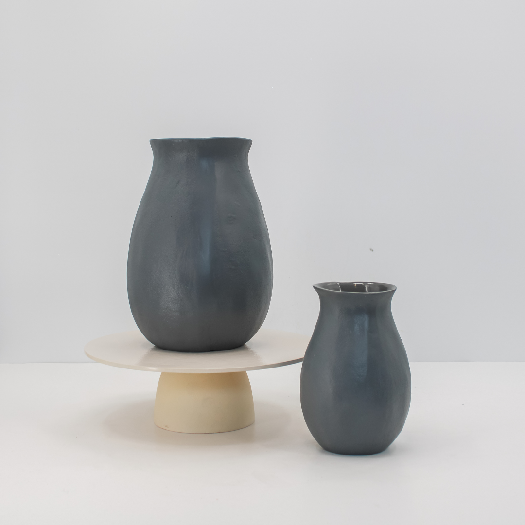 Vaso in alluminio grigio caldo
