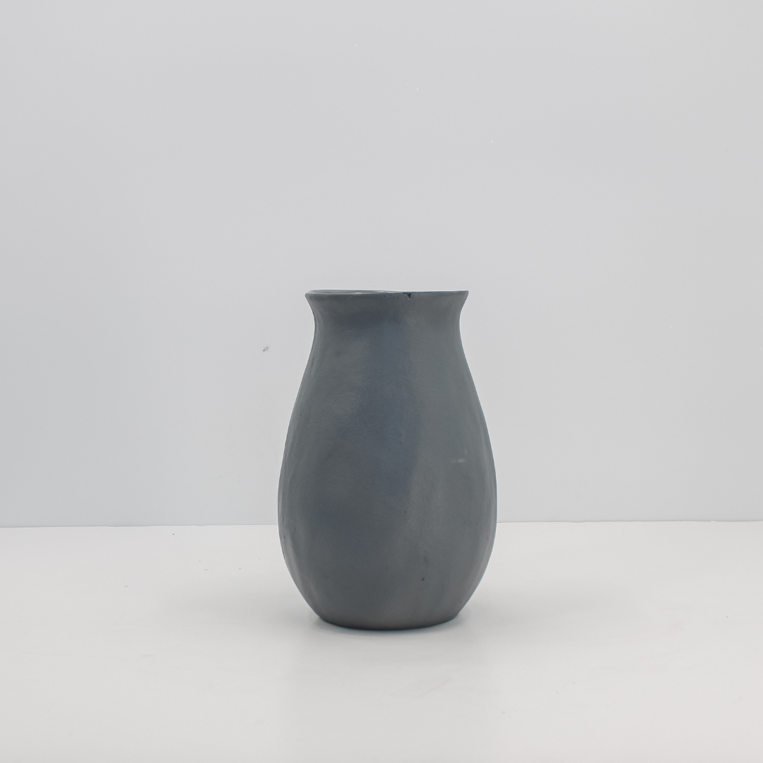 Vaso in alluminio grigio caldo