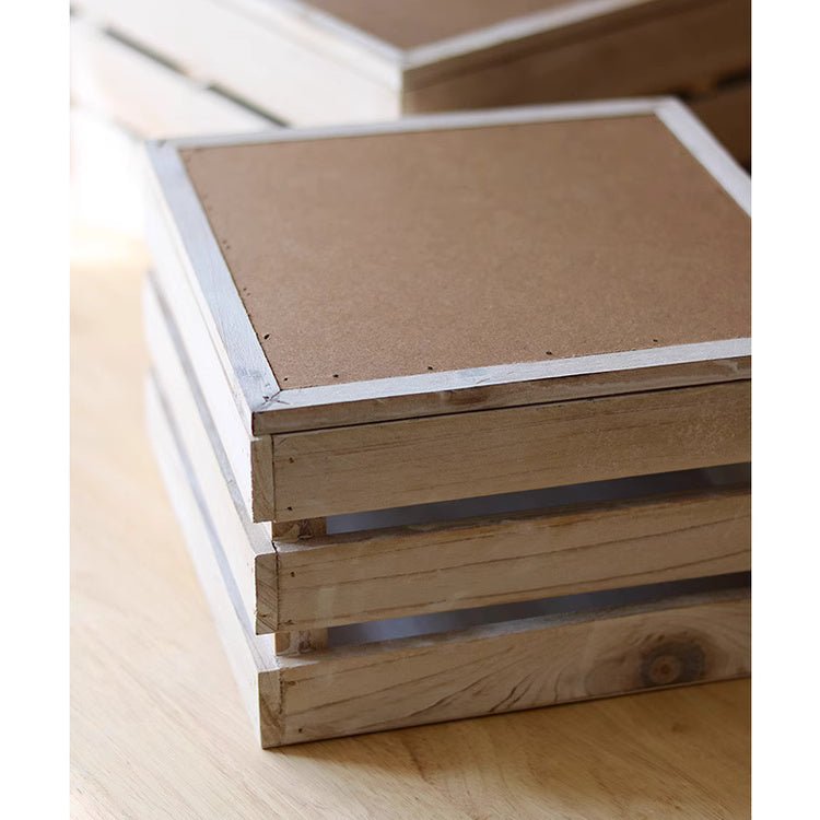 Caisse de rangement rustique en bois avec couvercle ardoise
