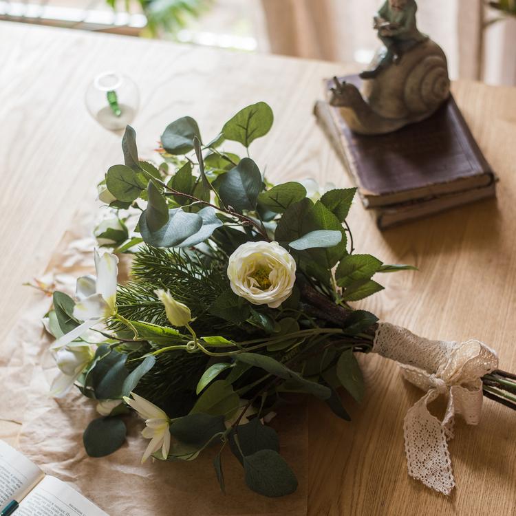 Bouquet di fiori artificiali con clematide e verde, altezza 50 cm