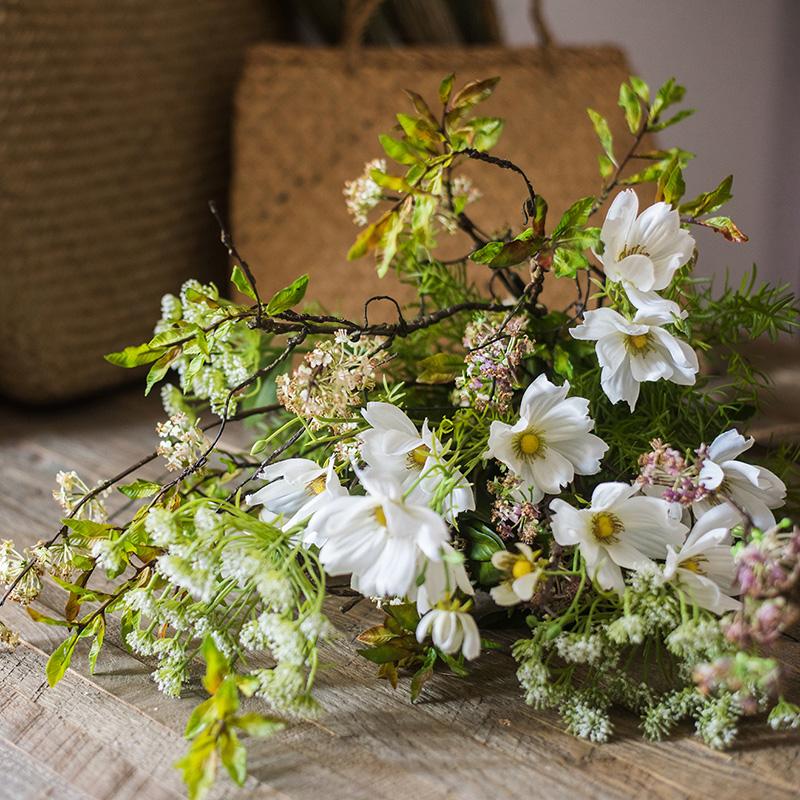 Bouquet de fleurs artificielles marguerites printanières et feuillage, 61 cm de hauteur