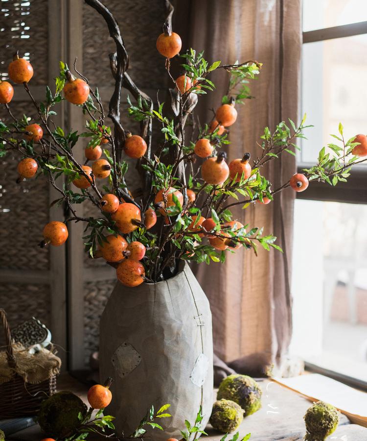 Tige de fruits artificiels (orange, grenade) jaune, 91 cm de hauteur